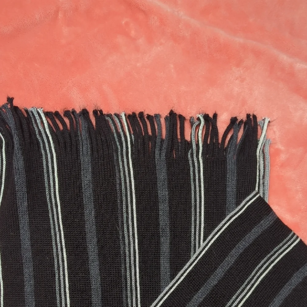Fraas Black, White and Grey Scarf